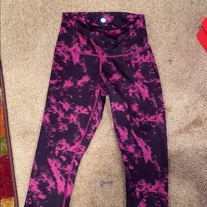 Gently worn Lululemon Capri tights size 6